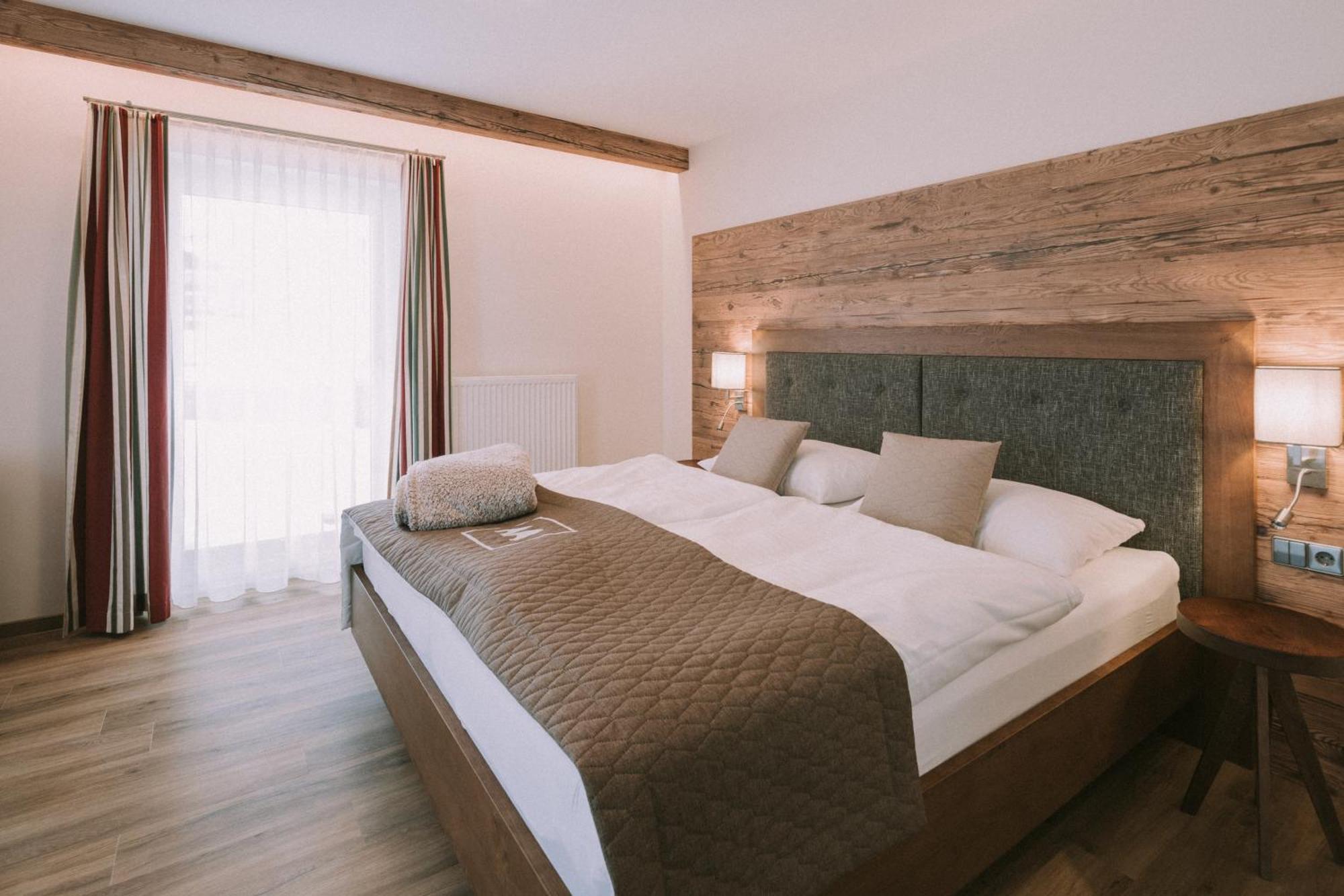 Hotel Montana 오베르타우에른 외부 사진