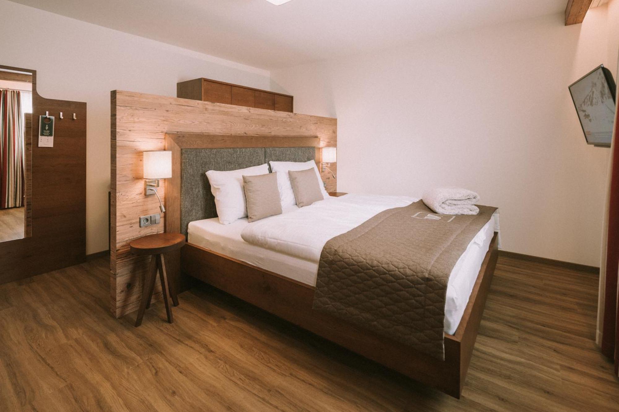 Hotel Montana 오베르타우에른 외부 사진
