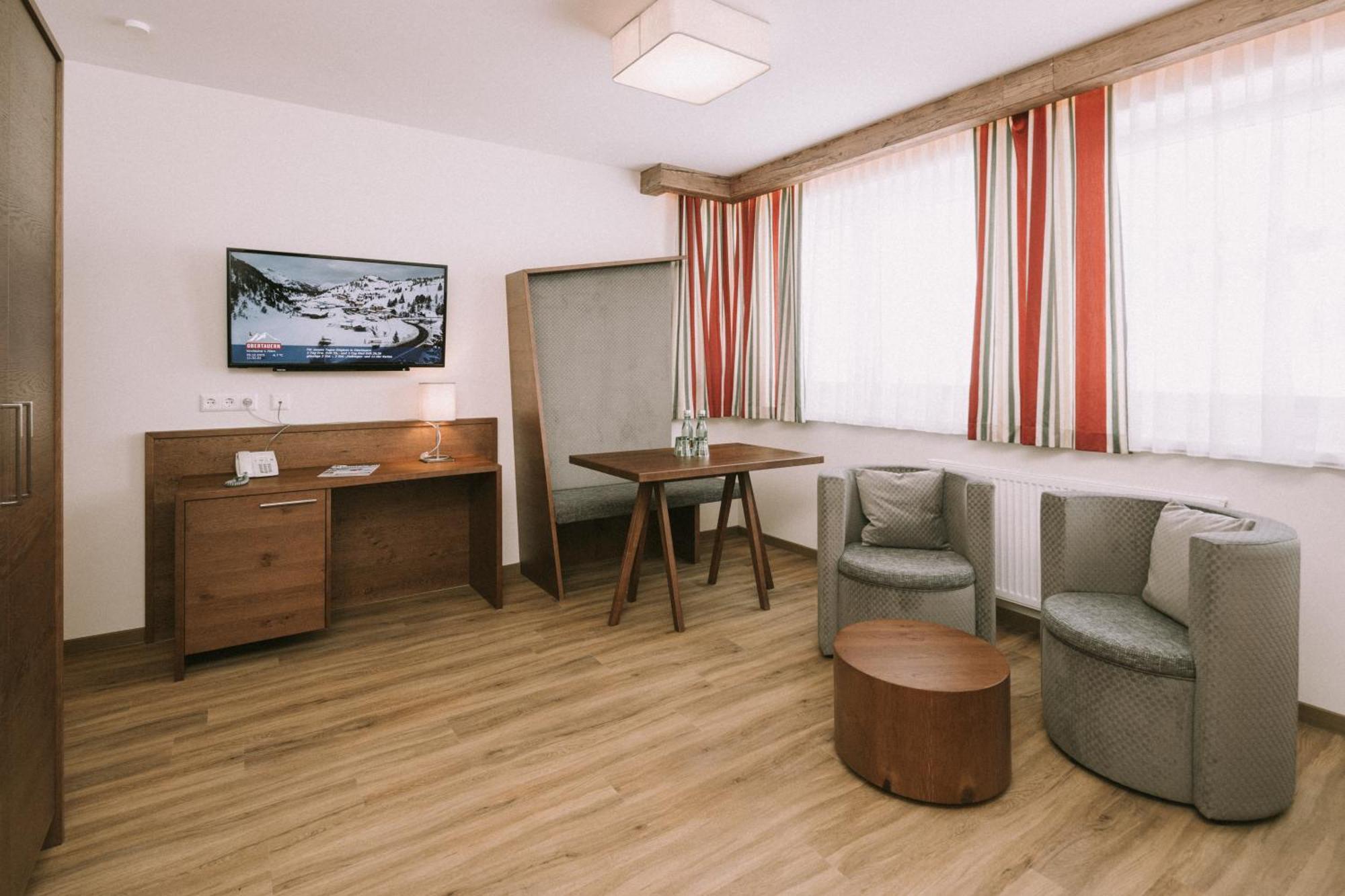 Hotel Montana 오베르타우에른 외부 사진